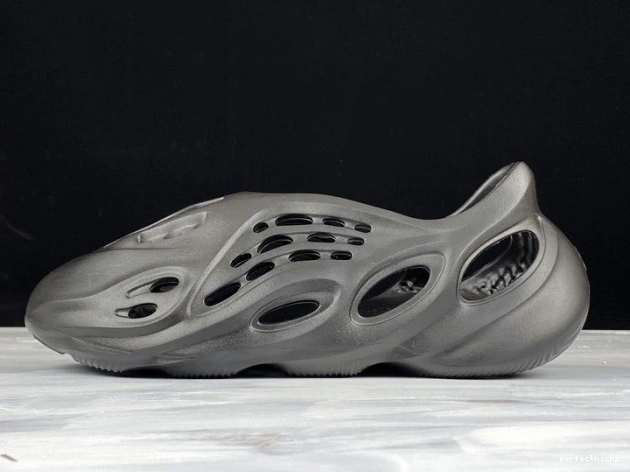 Runner Yeezy Foam Slide 0804